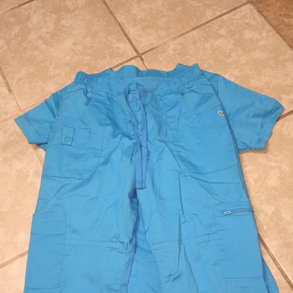 Scrub Set Small💙 - Picture 5 of 5